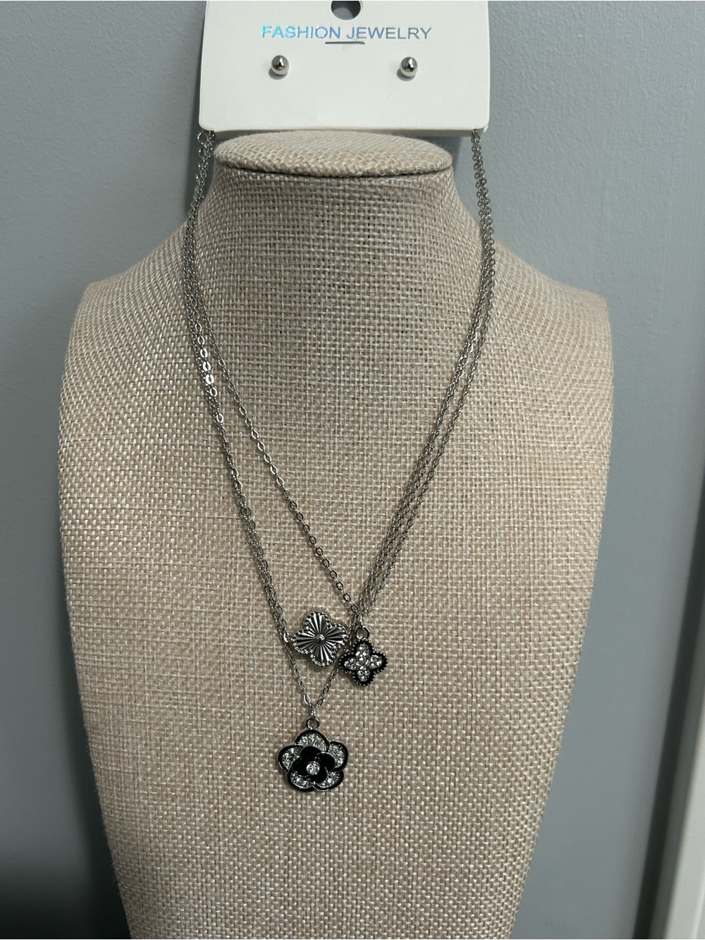 Silver Layered Clover Necklace Set w/ Stud Earrings|Black & Crystal